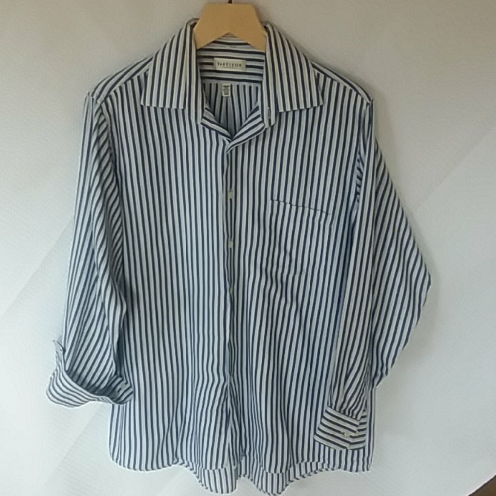 Men's Van Heusen button down shirt